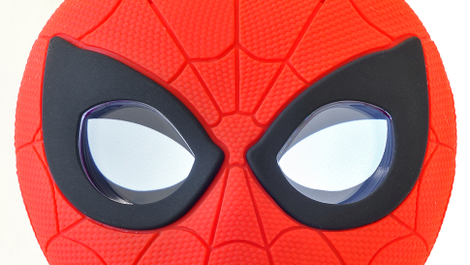 Thanks to a pair of LCD displays, Spider-Man’s expressive eyes match those in the comic books.
